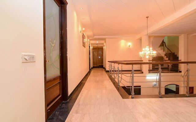 OYO 15376 Purple Star Hotel