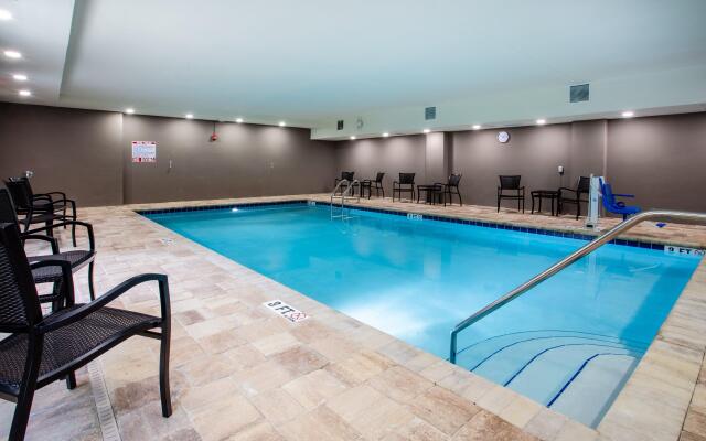 Holiday Inn Express And Suites Deland South by IHG