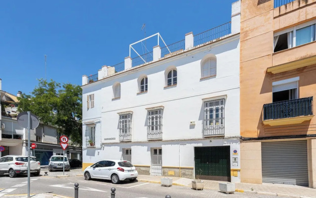 Traditional House With Private Terrace. Campamento