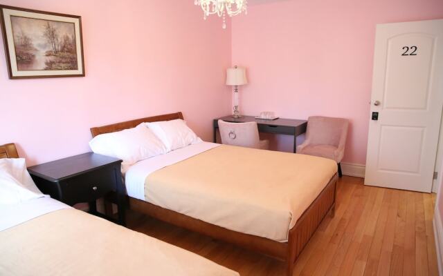 Elegant Suite at 700 Bathurst