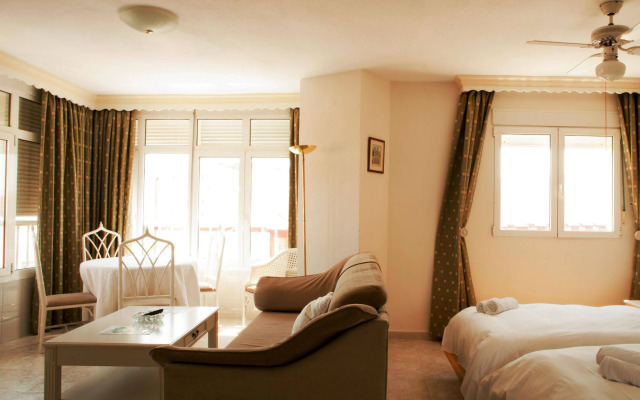 Apartamentos Palm Beach Carihuela