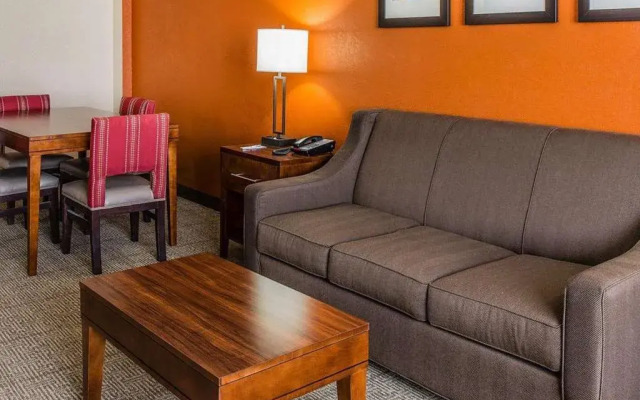 Comfort Inn & Suites