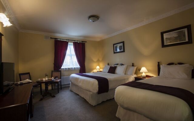 Woodford Dolmen Hotel