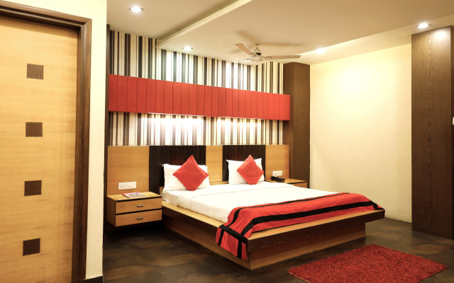 Hotel Trimoorti