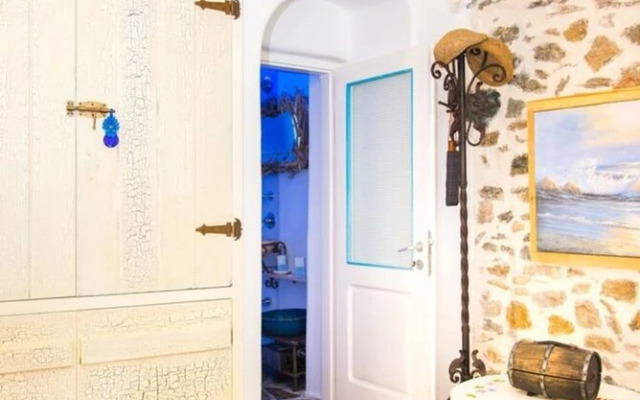 The Architect's Village House - Roof Terrace - AC - Wifi - SAT TV