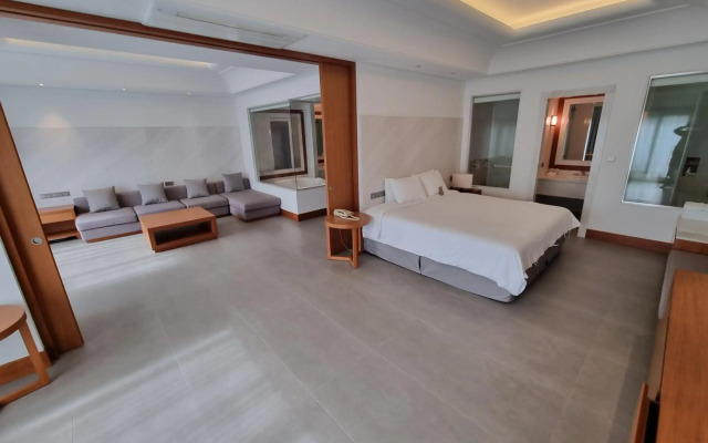 Pine Grove Hotel