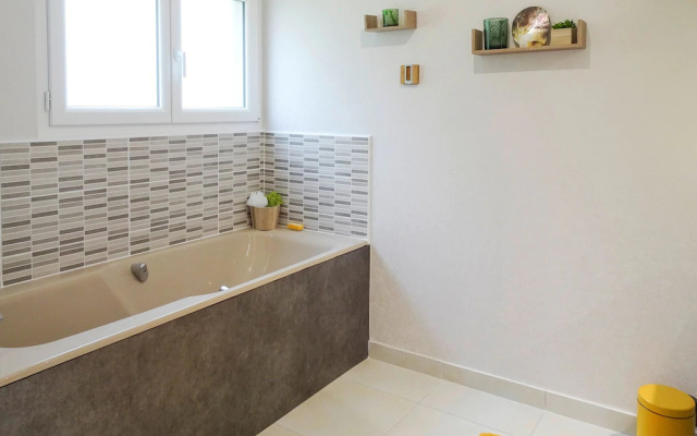 Holiday home, Pont-l"Abbé