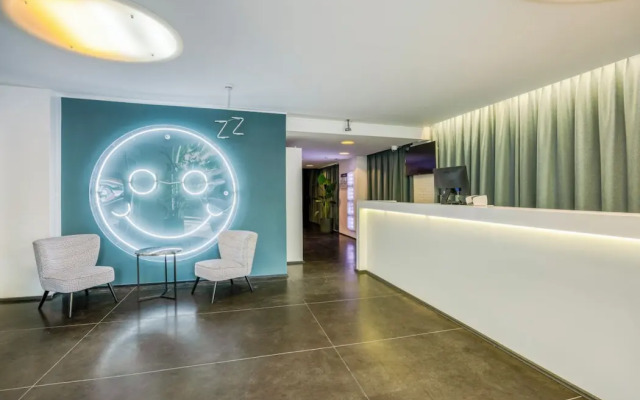 Louise Hotel