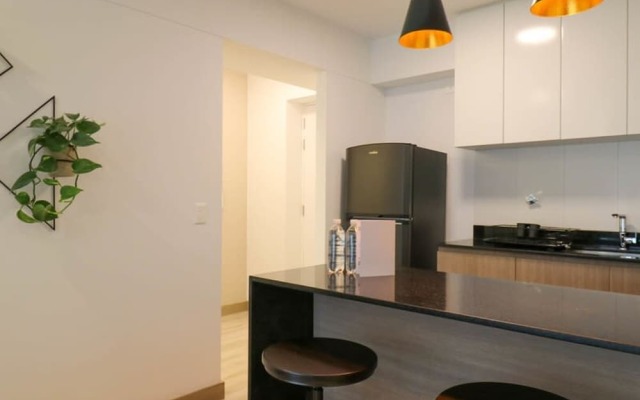 w Enchanting 2BR With Balcony in Miraflores