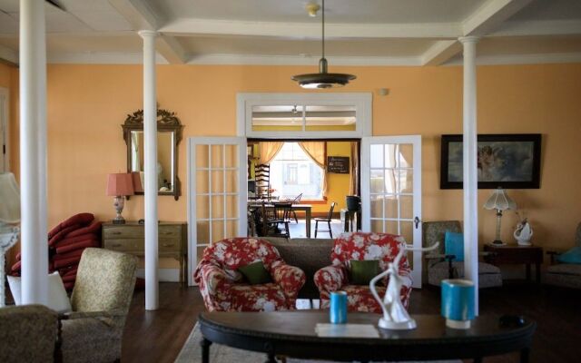 Ocean House Hotel & Motel