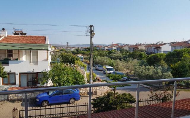 Alaçatı'da Bahçeli 3+1 Villa