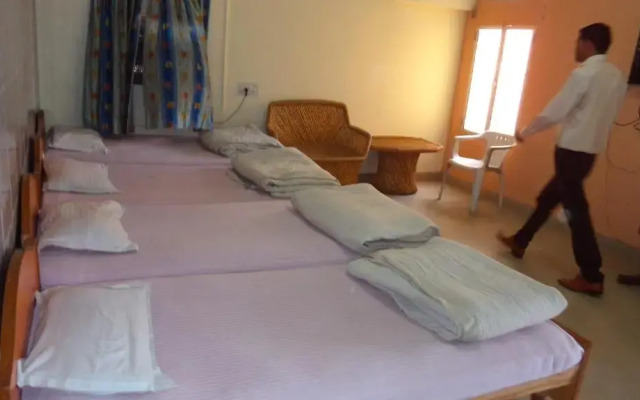 Hotel Classic 7 by OYO Rooms