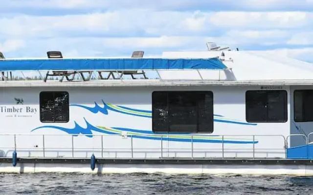 Timber Bay Lodge & Houseboats