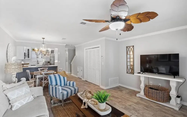 Portside Sg2- Seabreeze Townhome