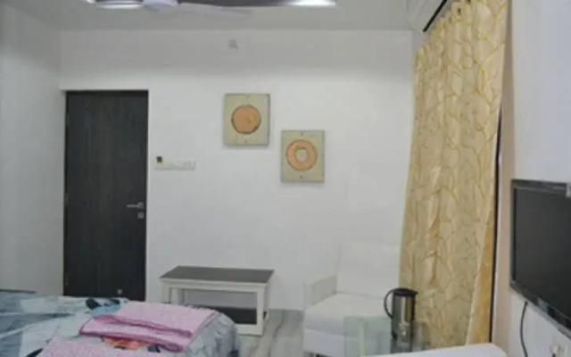Hotel Shree Gayatri Annex by JK Rooms