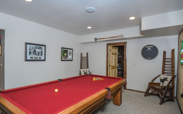 Hemlock Hideaway 6 Bedroom House