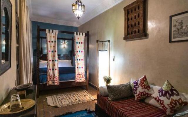 Riad Mur Akush