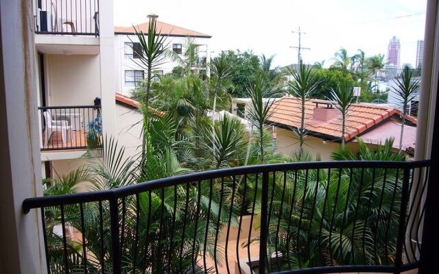 Chevron Palms Holiday Apartments by Gold Coast Premium
