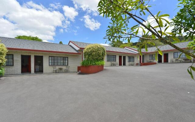 Bk's Pohutukawa Lodge