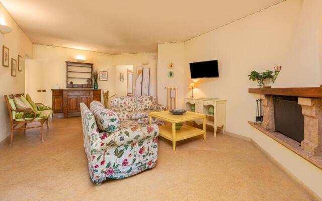 Beautiful villa with private garden and pool
