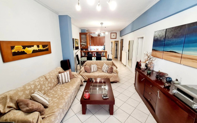 Large terrace apartment near city centre