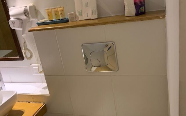 Yog Niketan by Sanskriti