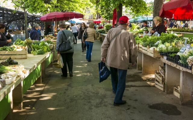 Cozy Holiday Home With Garden in Padirac France