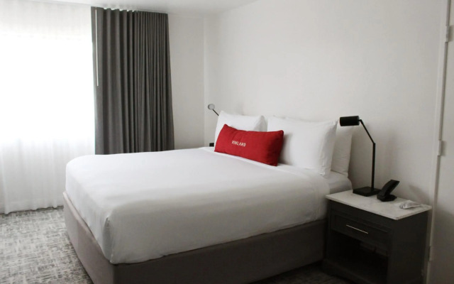 Vinland Hotel and Lounge