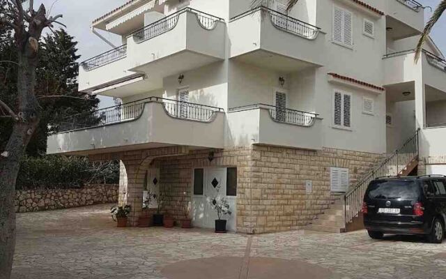 Apartmani Emilio Novalja