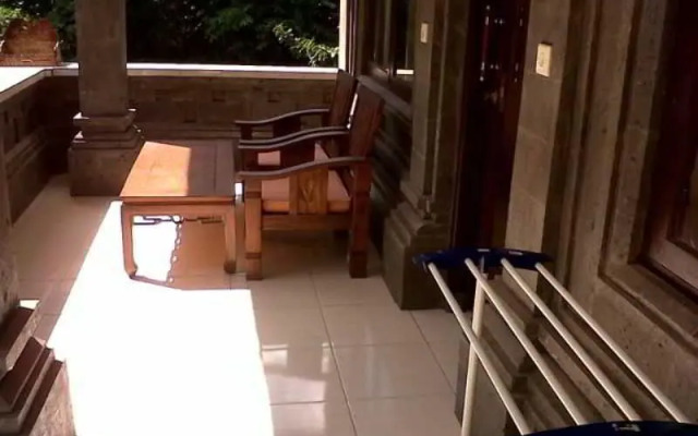 Citrus Tree Rooms - Arik