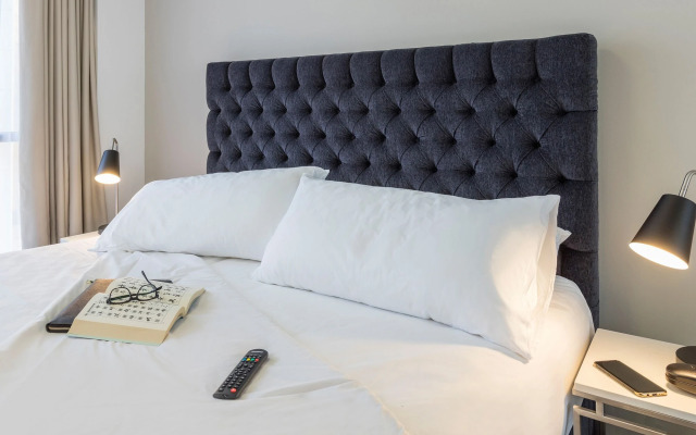 Meriton Suites Campbell Street, Sydney