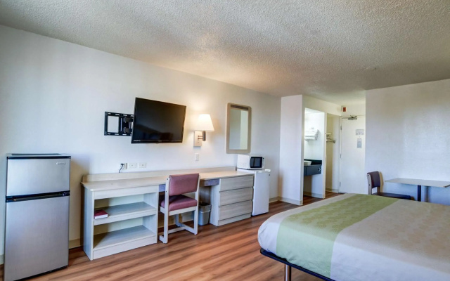 Motel 6 Greenwood Village, CO - Denver - South Tech Center