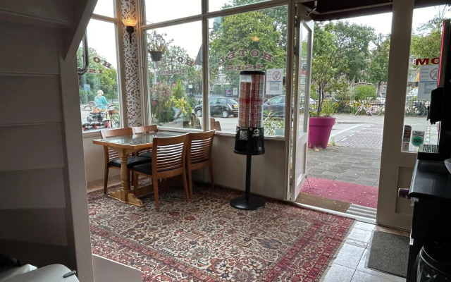 Hotel Isis