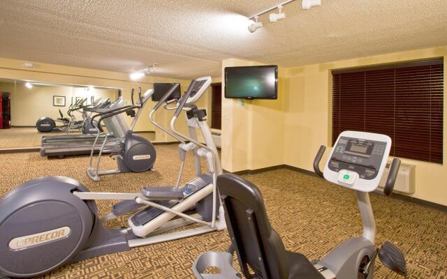 Holiday Inn & Suites Across From Universal Orlando by IHG