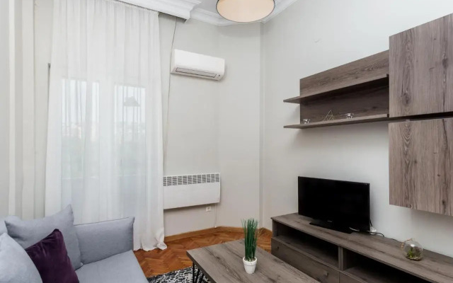 C.4 Red Rose #colony_central_apartment