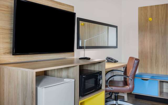 Days Inn by Wyndham Raleigh Glenwood-Crabtree