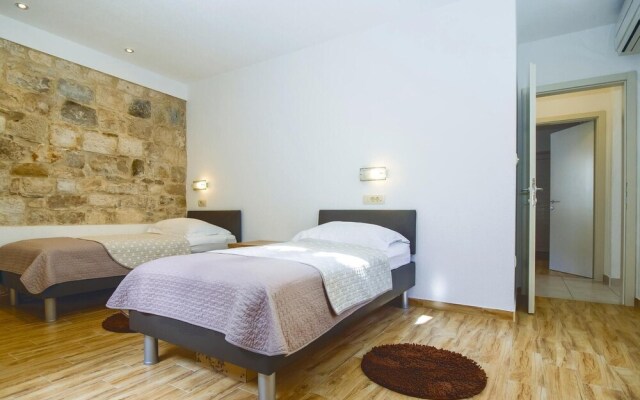 Nice Home in Omis With 2 Bedrooms and Wifi