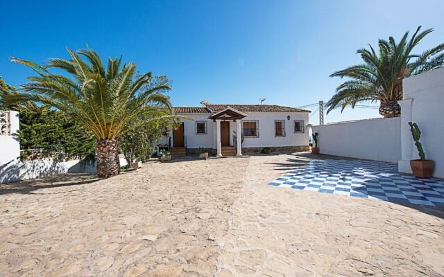 Villa - 4 Bedrooms with Pool, WiFi and Sea views - 104965