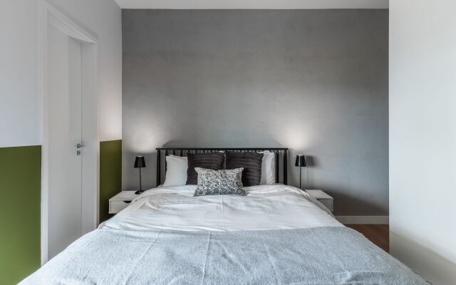 Apartamento com varanda e ótima localização | Vila Olímpia