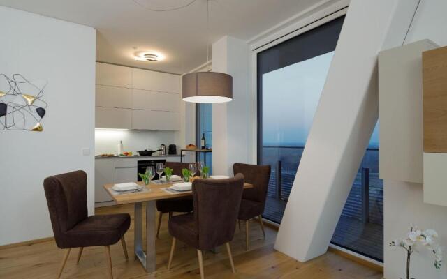 Triiiple Suites Level 21 mit Balkon und Tiefgarage