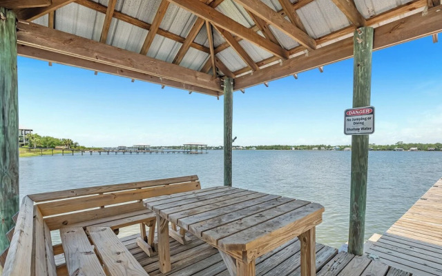 The Salty Fox With Pool