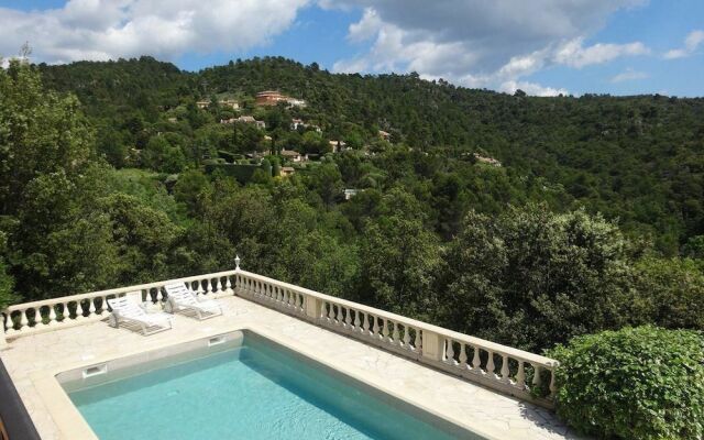 Eaux Vives - Belle Villa De Vacances Dans Un Domaine Privée Du Haut Var