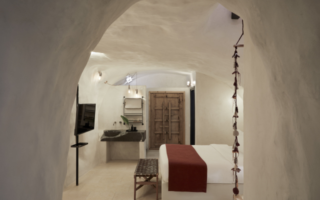 White Pearl Cavalieri - Adults Only