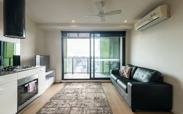 Modern 1 Bedroom Apartment in St Kilda