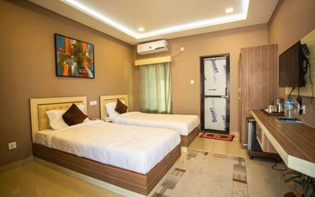 Riverside Green House Resort