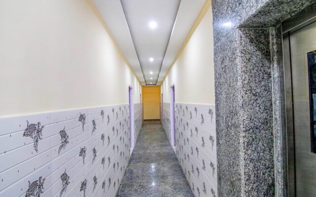 Fabhotel Hari Residency