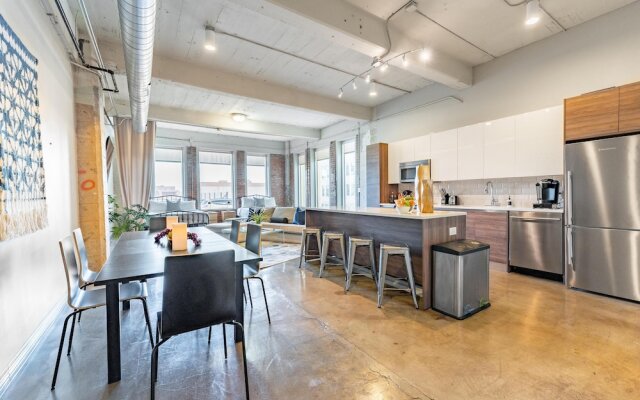 Downtown Dallas Apartments by Hosteeva