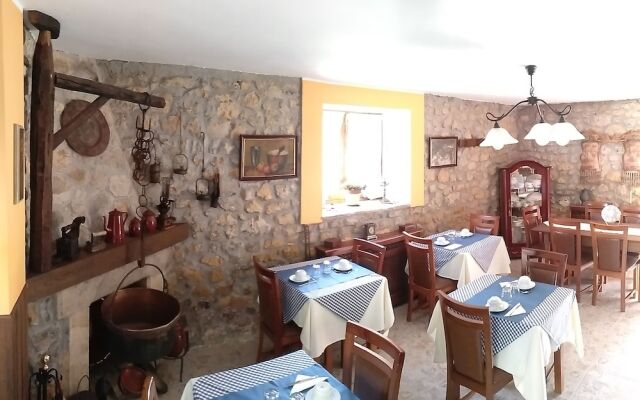 Hotel La Casona De Cardes