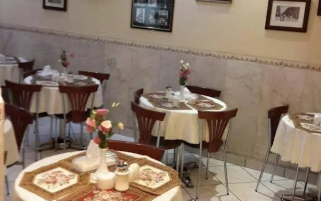 Gollestan Hotel