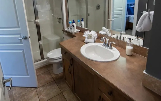 Stylish Ground Level Suite at Playa #145